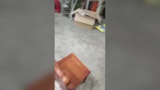 โคมไฟระย้าขนนกคริสตัลหรูหราโคมไฟระย้าใบไม้ที่ทันสมัยสำหรับบันไดและวิลล่า