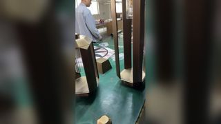 ห้องศูนย์วิศวกรรมที่ไม่มาตรฐาน ไม้ร่มขนาดใหญ่ สําหรับวิลล่าแบบสองชั้น