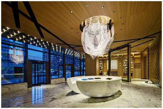 ศิลปะสร้างสรรค์หรูหรา Custom Led Chandelier สําหรับโรงแรม