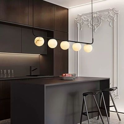 ขายปลีก เหล็ก โมเดิร์น ร้านอาหาร แสง Pendant สําหรับห้องนอน ริมเตียง ห้องอาหาร Luxury Alabaster Marble Ball Pendant Light