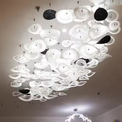 กระจกสีขาว Pendant ศิลปะ กระจก โรงแรม Lobby วิลล่า ห้องนั่งเล่น หรูหรา กระจกเพดาน Led