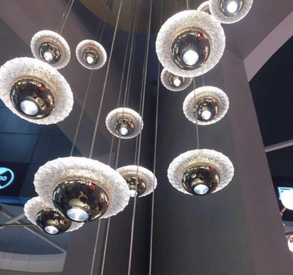 เครื่องประดับจานบินที่สร้างสรรค์ ห้องนอน โคมไฟ LED ริมเตียง โคมไฟ LED ริมเตียง โมเดิร์นทอง