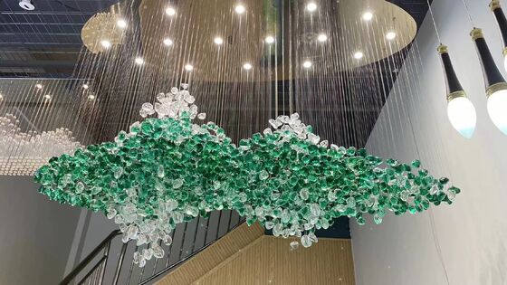 โคมระย้าคริสตัลตกแต่งแบบชนบทในล็อบบี้โรงแรมบันไดตุรกี